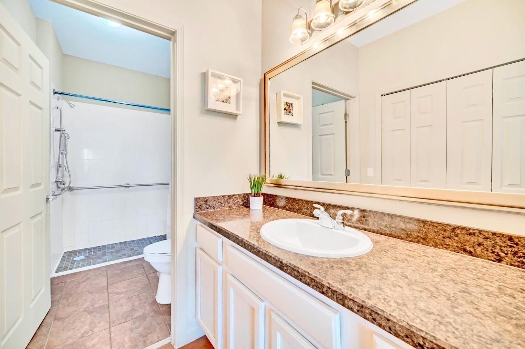 Stunning 2Br Condo With Hot Tub And Pool, Near Disney! Orlando Zewnętrze zdjęcie
